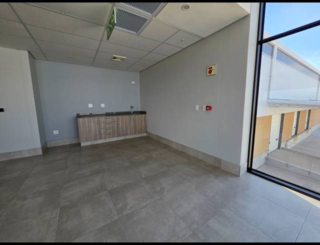 2,899M² WAREHOUSE TO LET IN AIRPORT PARK